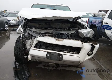 2019 Toyota 4Runner Trd Off Road z USA, uszkodzony, nr VIN JTEBU5JR7K5611796